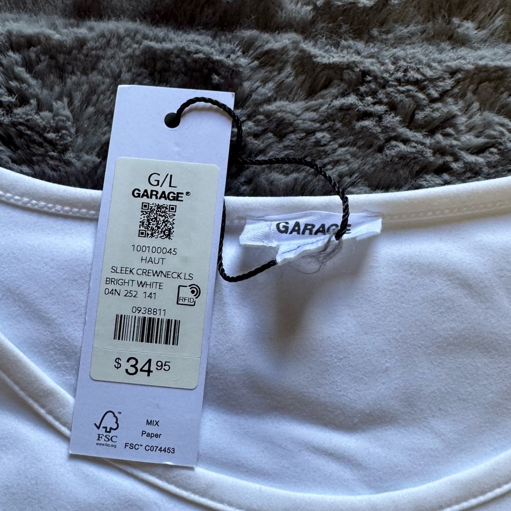 Garage - Sleek Crewneck Long Sleeve Top - Picture 5 of 5